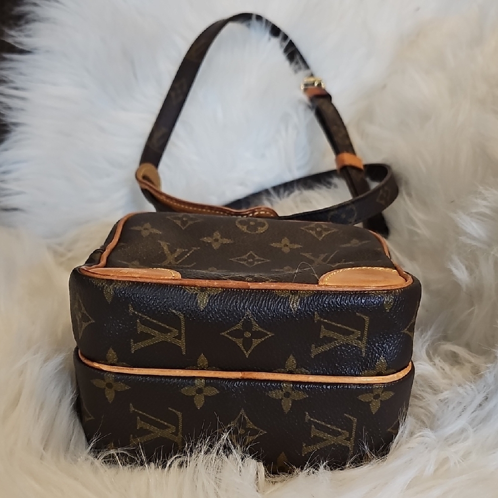 Louis Vuitton Amazone Monogram Crossbody Bag - Picture 7 of 12